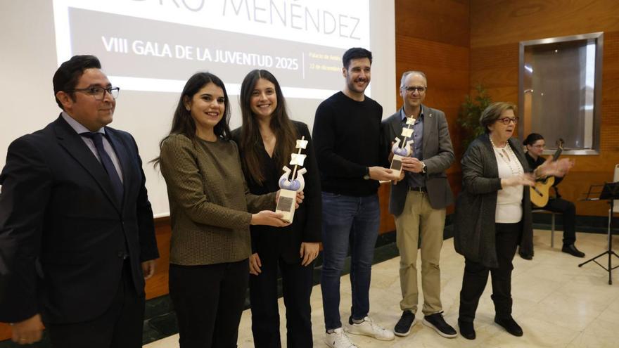 Un momento de la entrega de los reconocimientos, ayer, en el Hotel Palacio de Avilés | MIKI LÓPEZ