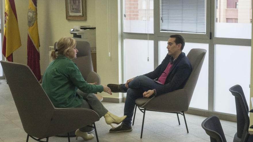 La delegada de la Junta en Zamora, Leticia García, y el alcalde de Benavente, Luciano Huerga, hace unas semanas en Benavente.