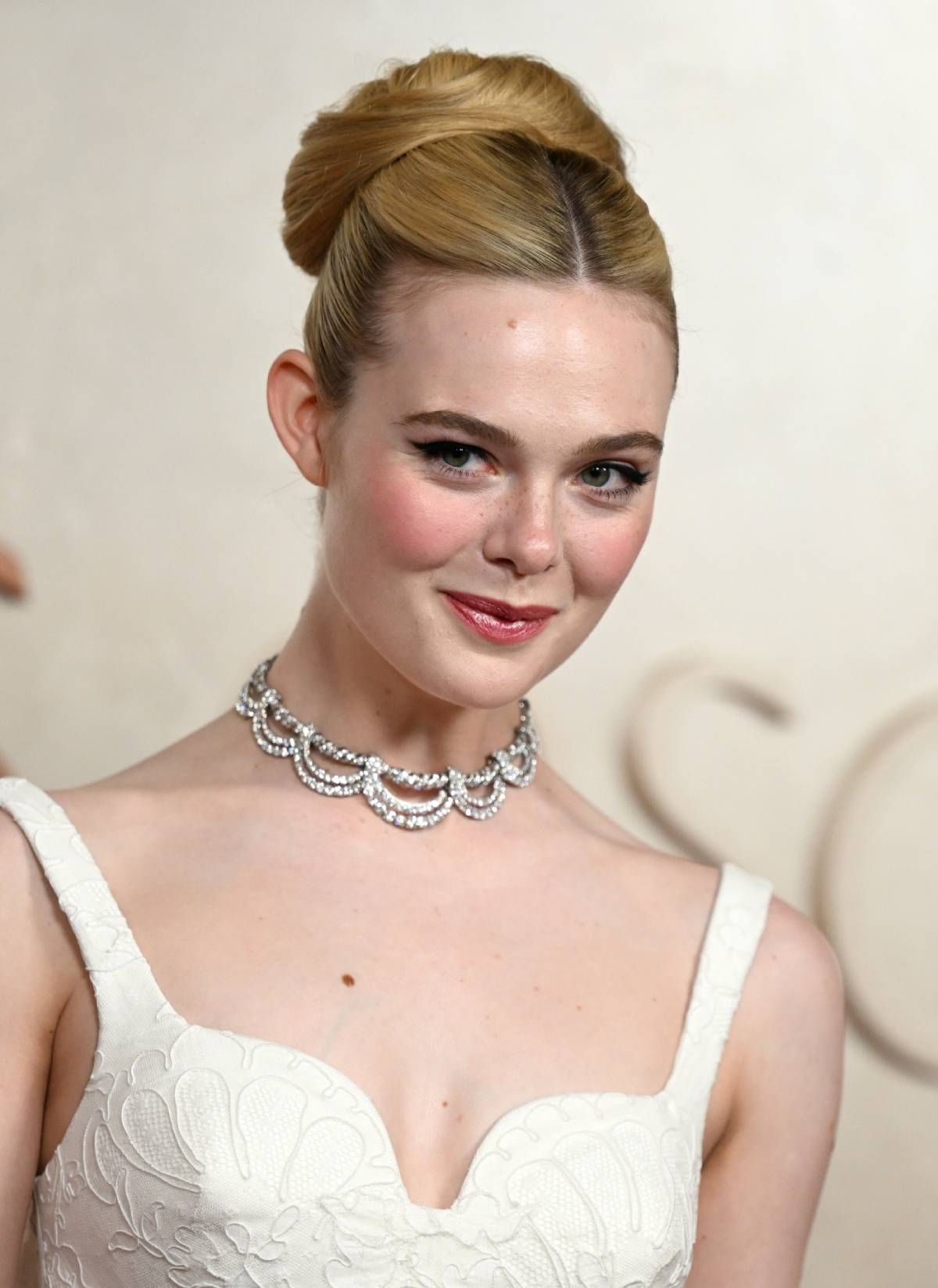 Elle Fanning, de Givenchy en los Premios Oscar 2025