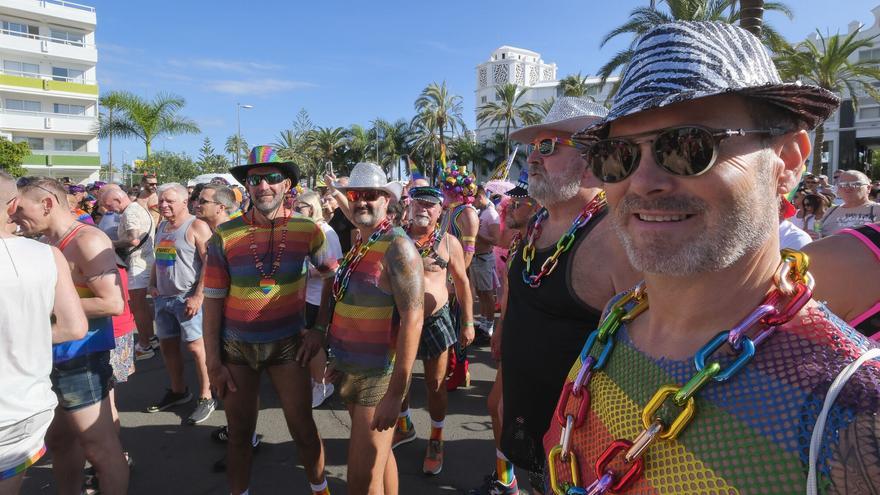 La marcha más reivindicativa del Winter Pride reúne a 40.000 personas y llena de color Maspalomas