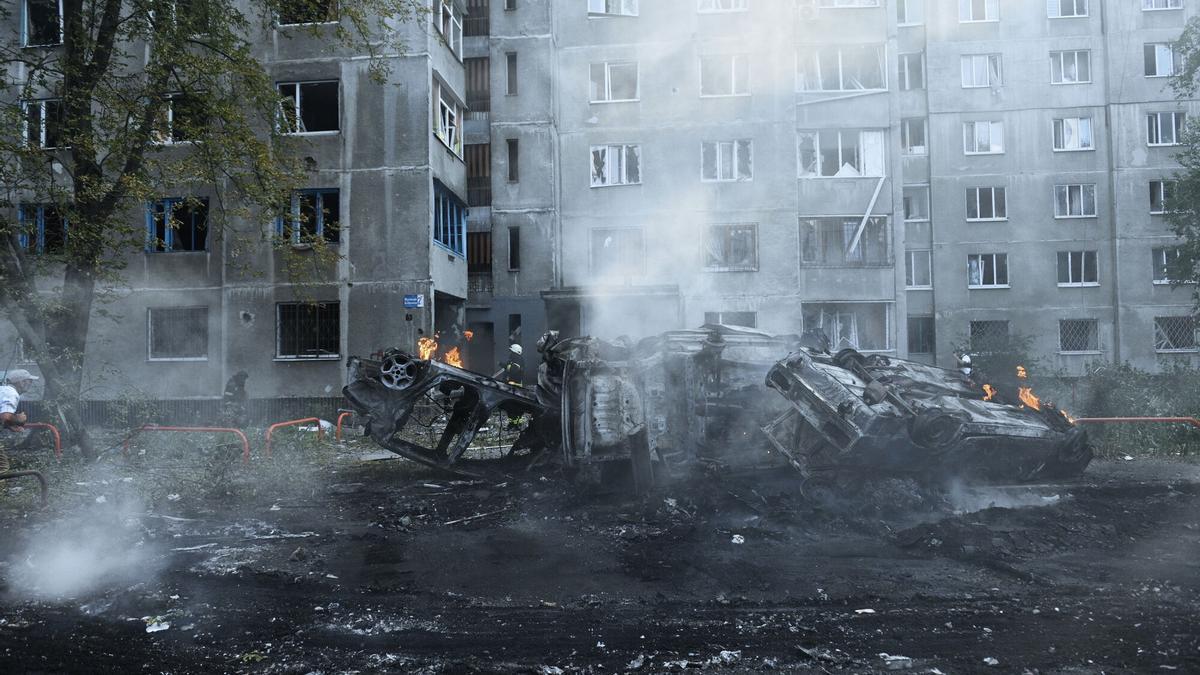 Edificio dañado en Járjov tras un ataque ruso en una imagen reciente.