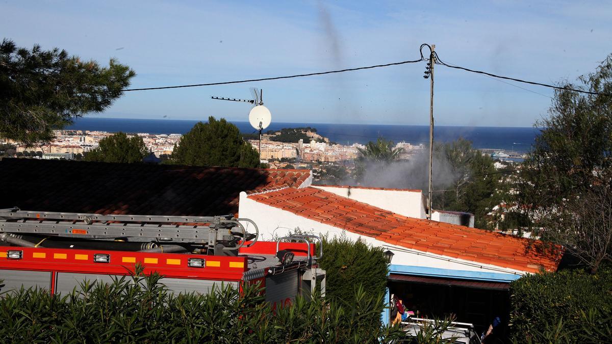 El incendio se ha producido en una vivienda de la falda del Montgó, en Dénia