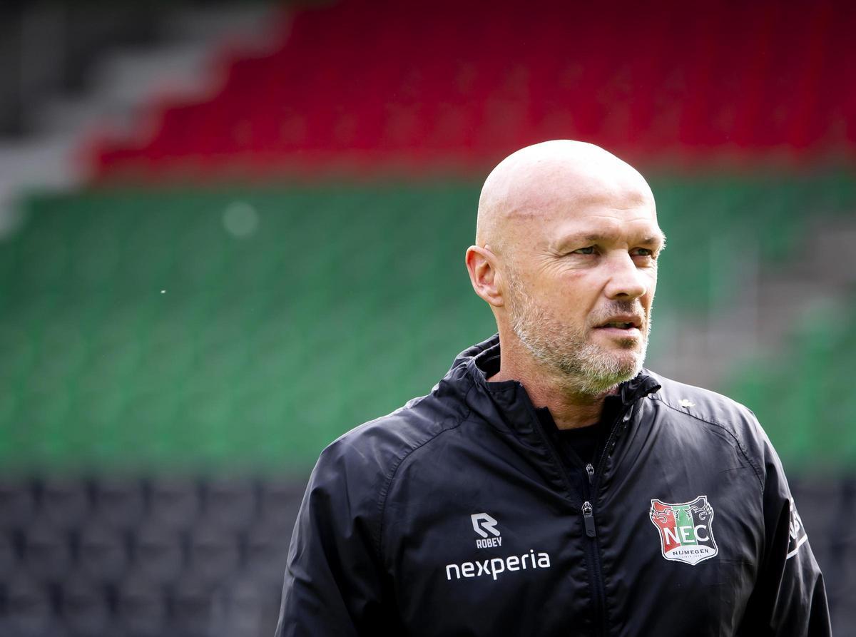 Dick Schreuder, entrenador del NEC Nimega.