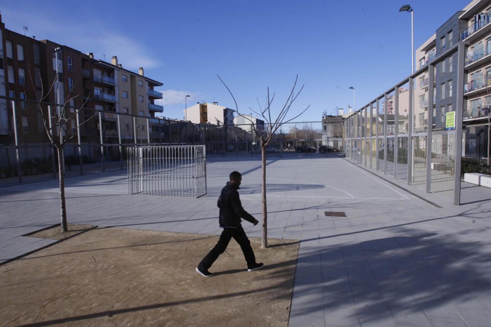 Sorolls a la pista poliesportiva de la frontissa