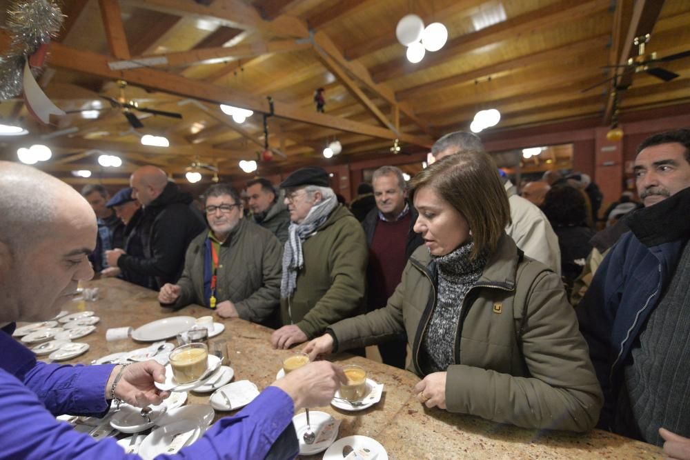 Los trabajadores de Alcoa de Asturias parten hacia Madrid a una manifestación contra el cierre de la fábrica