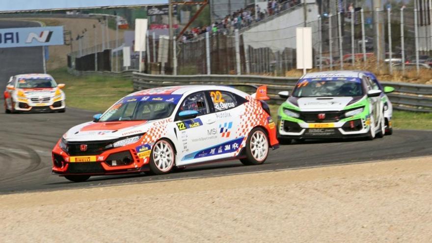 Borja García se proclama campeón del CET con su Honda Civic Type R