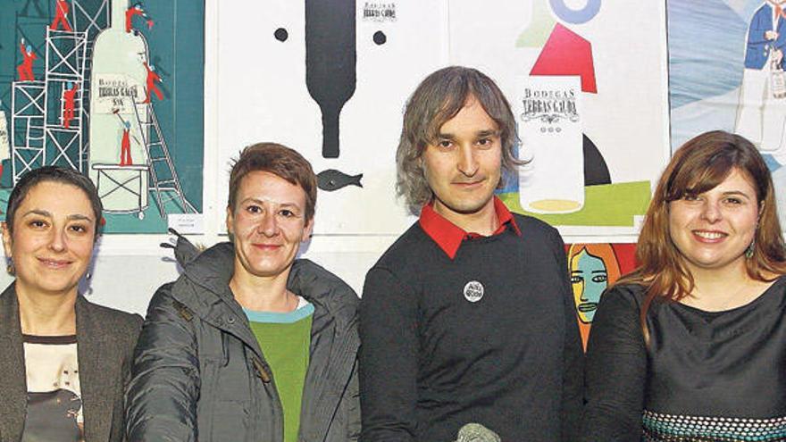 María José Miñones Olveira (1i), Cristina Vergara (2i), Roberto Argüelles (2d) y Adele Janse.  // Marta G. Brea