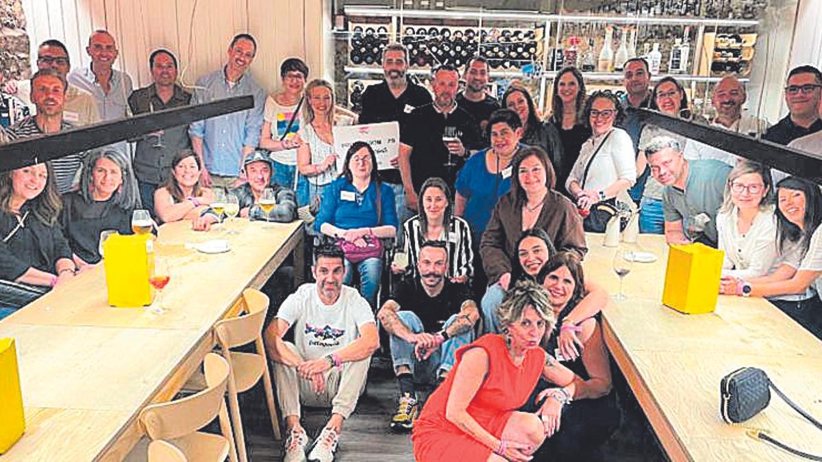 Los exalumnos del centro, en el restaurante NaDo.