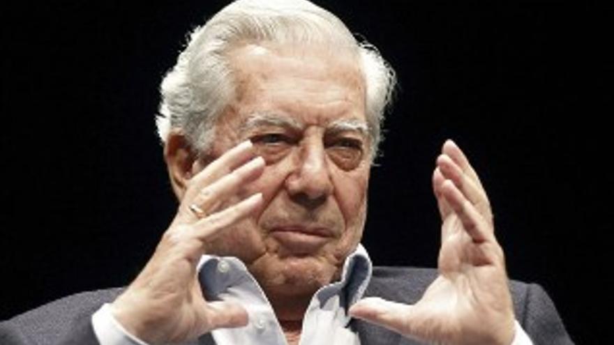 Vargas Llosa, nueva estrella de la prensa del corazón