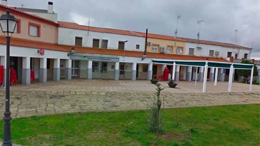 Detenidos tres jóvenes acusados de robar en un banco de Alagón del Río