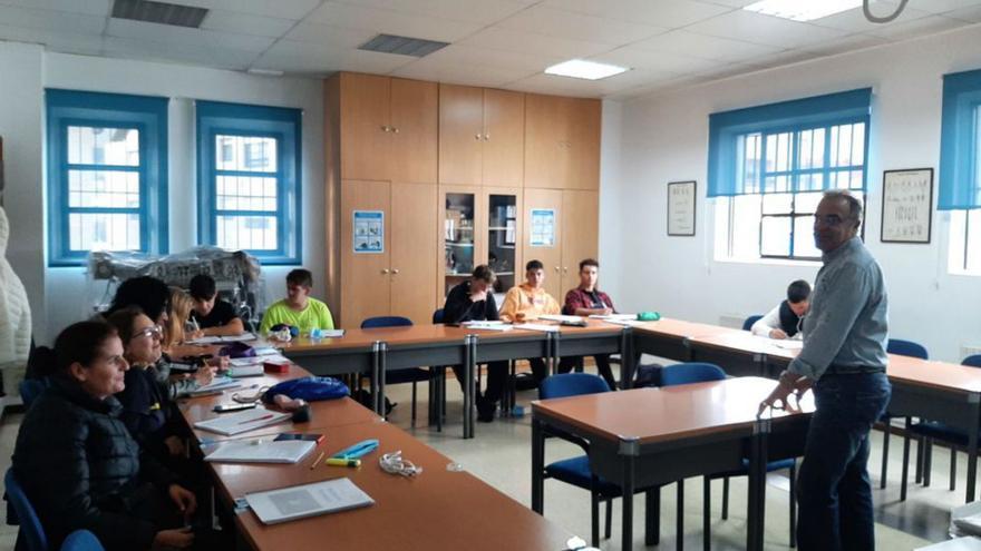 La Escuela Náutica de Bueu impartirá ocho cursos de formación durante el semestre