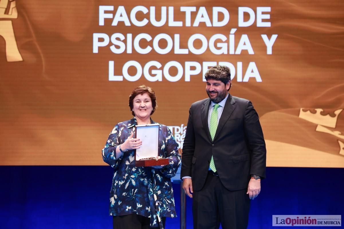 Así ha sido el acto institucional del Día de la Región de Murcia en el Teatro Romea
