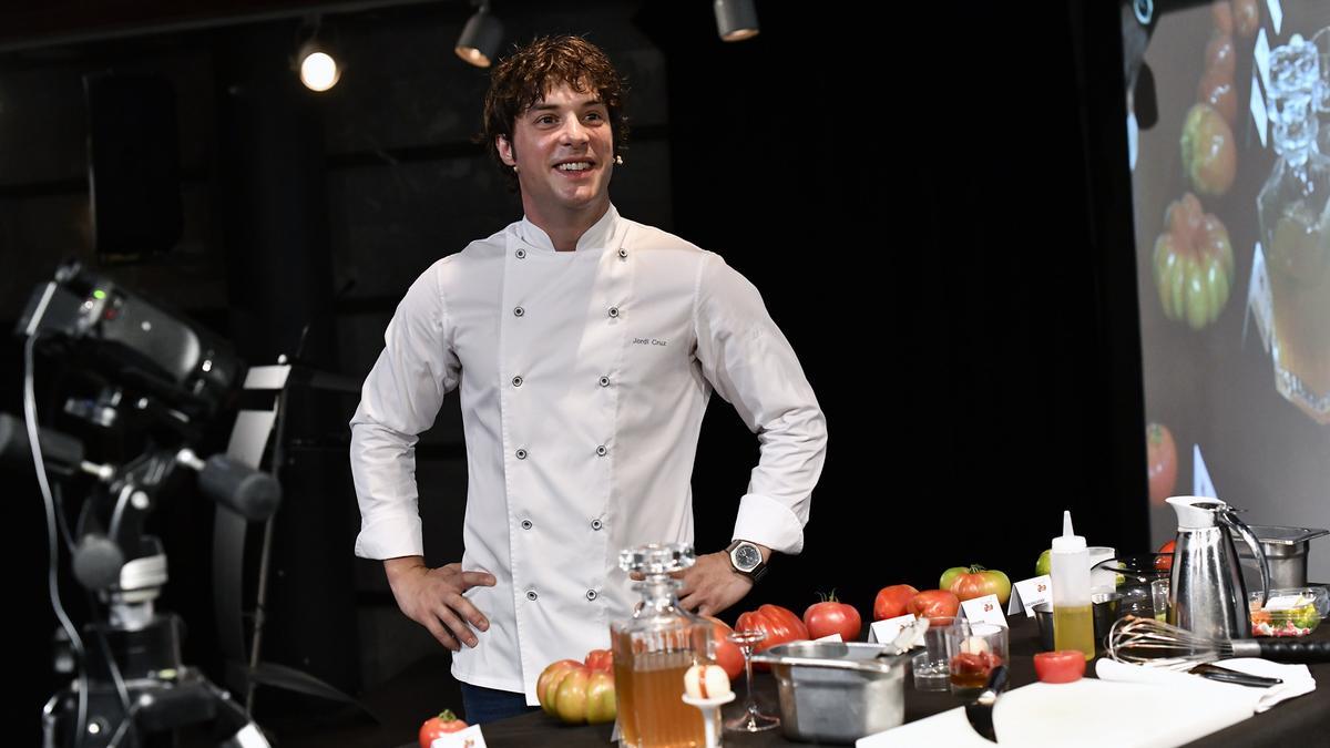 El cuiner Jordi Cruz durant la conferència inaugural de la Festa del tomàquet del Bages del 2018