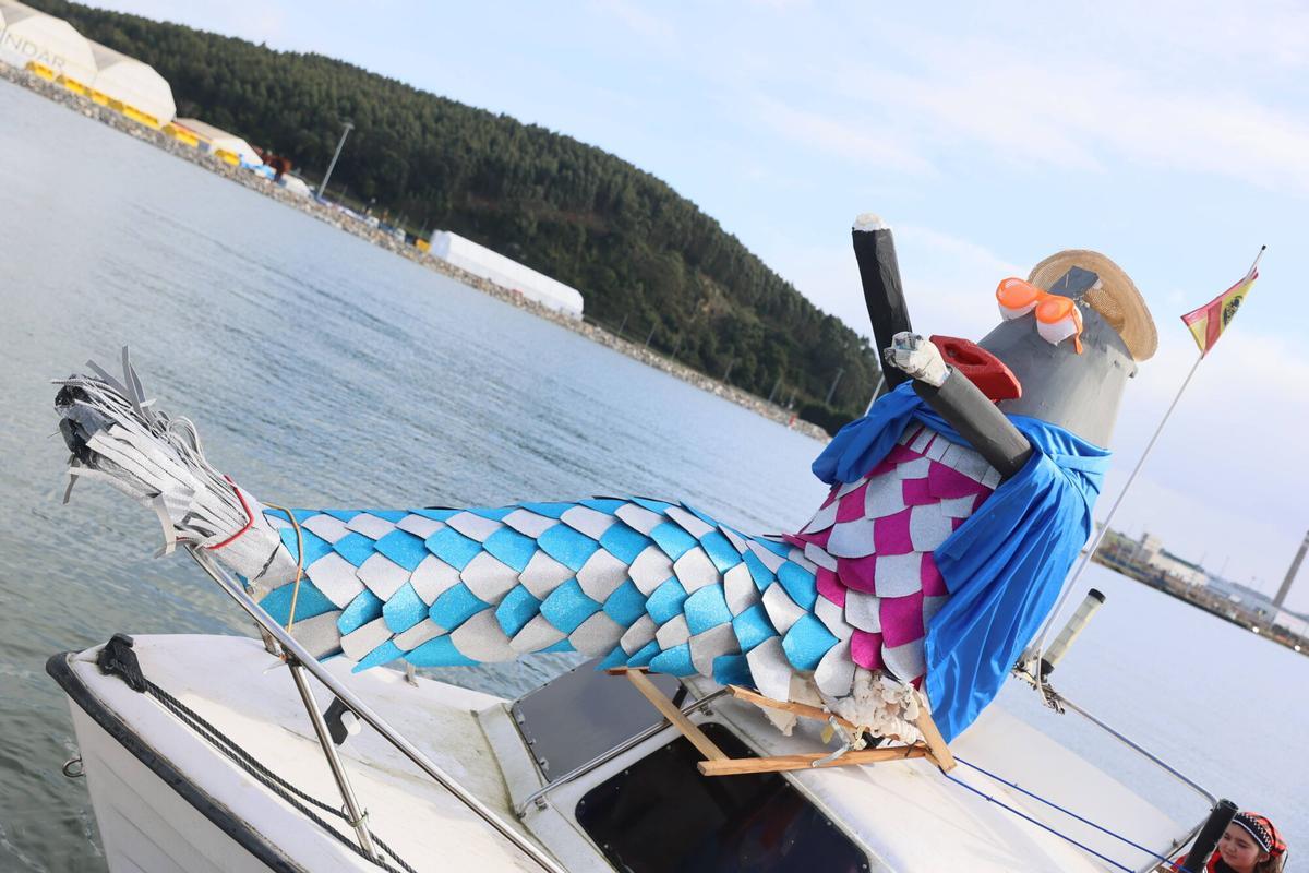 En imágenes: El desembarco de la Sardina abre el Antroxu de Avilés