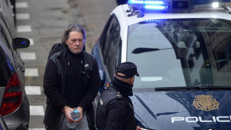 Sito Miñanco a su entrada el pasado febrero en la Audiencia de Pontevedra cuando se suspendió este juicio por blanqueo.