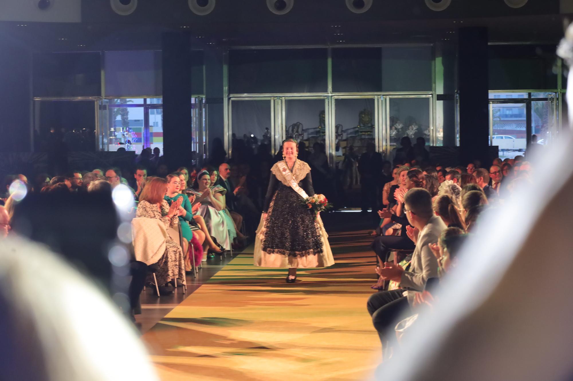 Galania a la reina infantil de las fiestas de la Magdalena