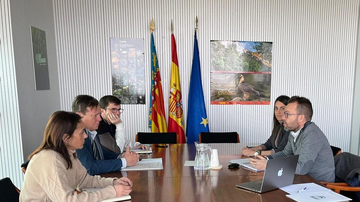 La presidenta de la Federación de Caza de la Comunidad Valenciana, Lorena Martínez, se reunió con el Secretario Autonómico de Medio Ambiente, Francisco Candela.