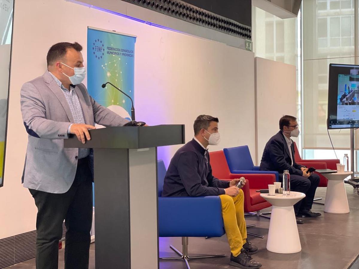 El concejal Ramón Abad, hoy durante las jornadas sobre ciberseguridad en Elche