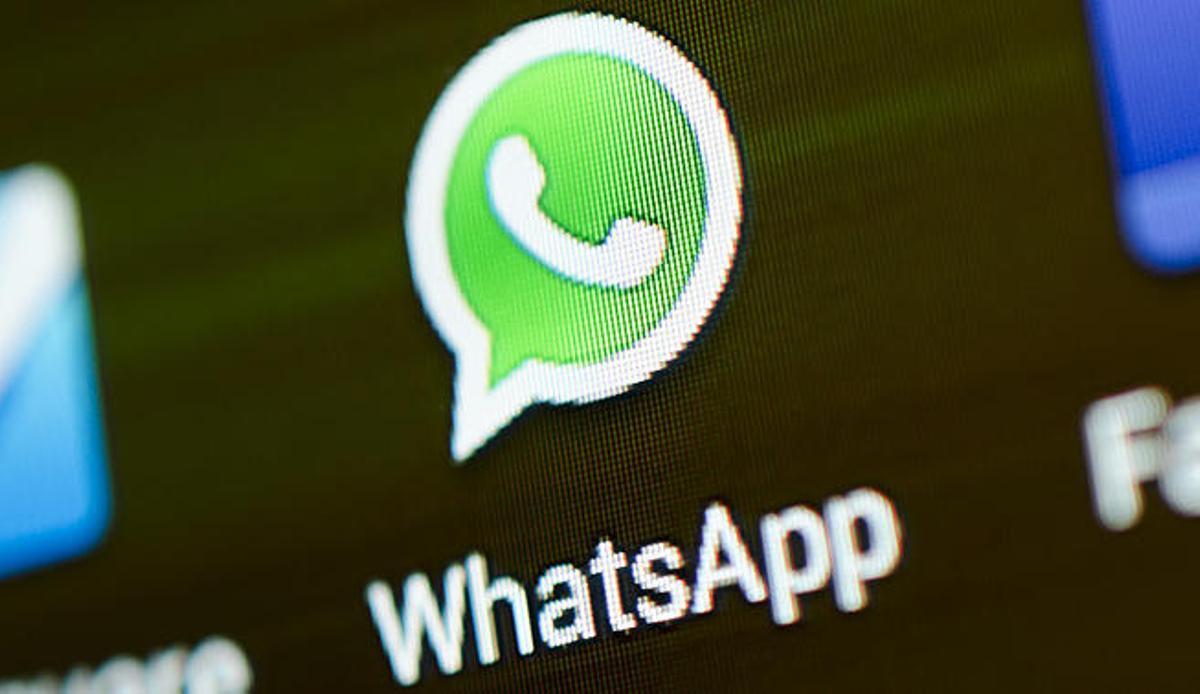El logo de WhatsApp, en un móvil.