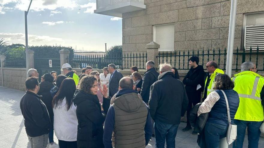 Reunión en el entorno de las obras del mercado.   | // FDV