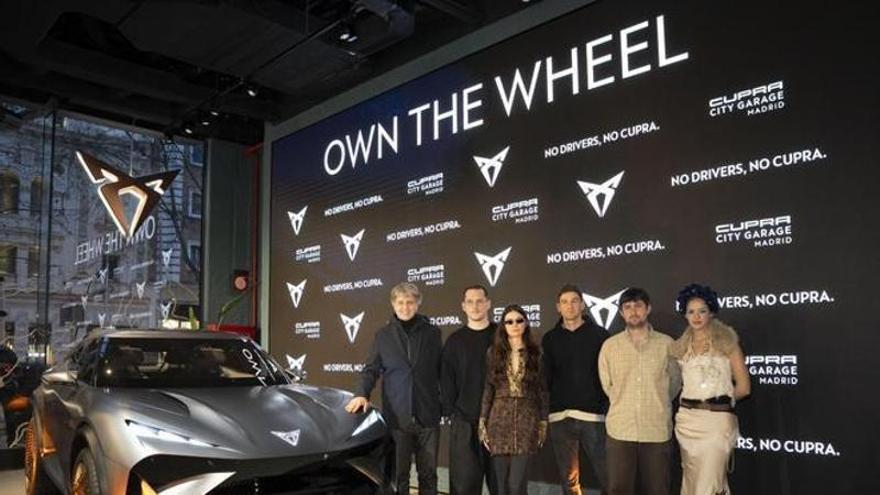 Cupra presenta la exposición Own the Wheel’ en su Cupra City Garage de Madrid