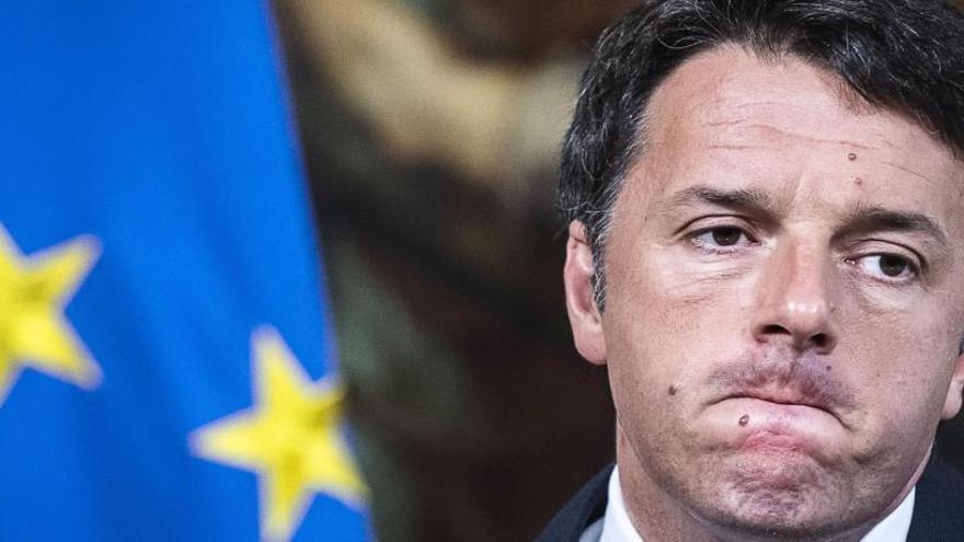 Renzi sucumbe a su reforma estrella.