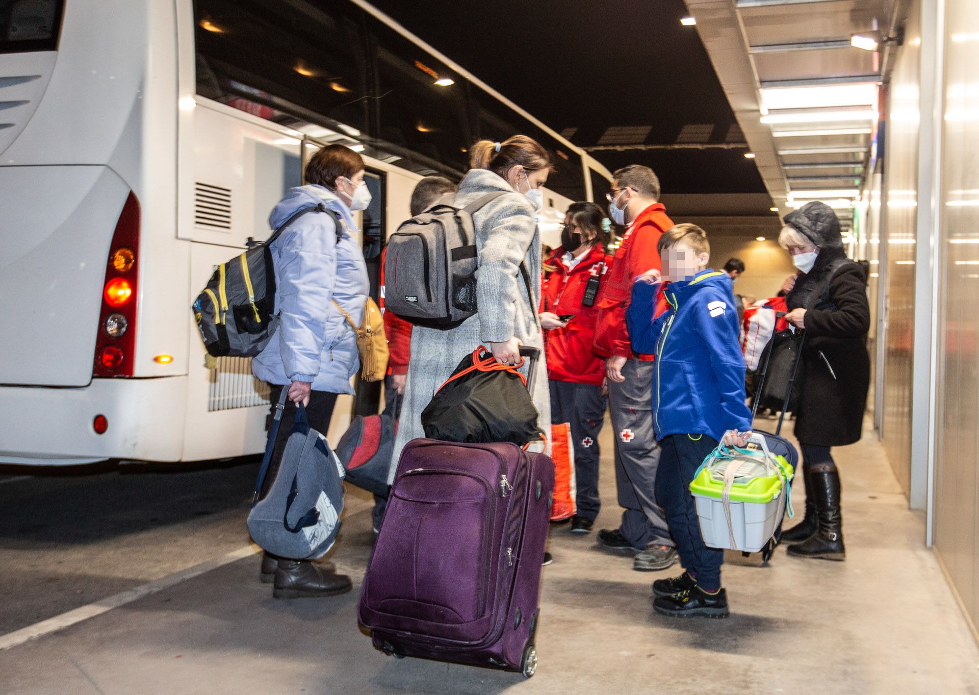 Una treintena de refugiados ucranianos llega a Alicante huyendo de la guerra