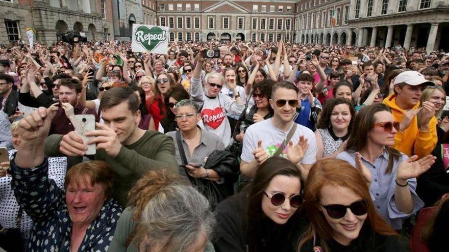 El 66,4% de los irlandeses aprueban en reféredum la reforma del aborto