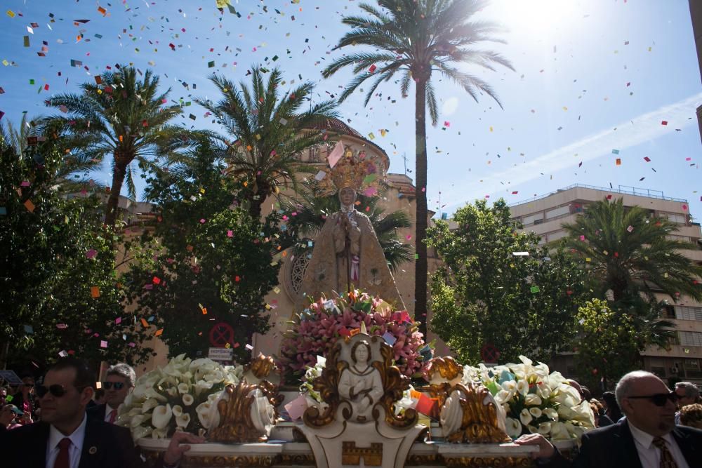 El Cristo Resucitado y de la Virgen de la Asunción inundan la ciudad de alegría y color