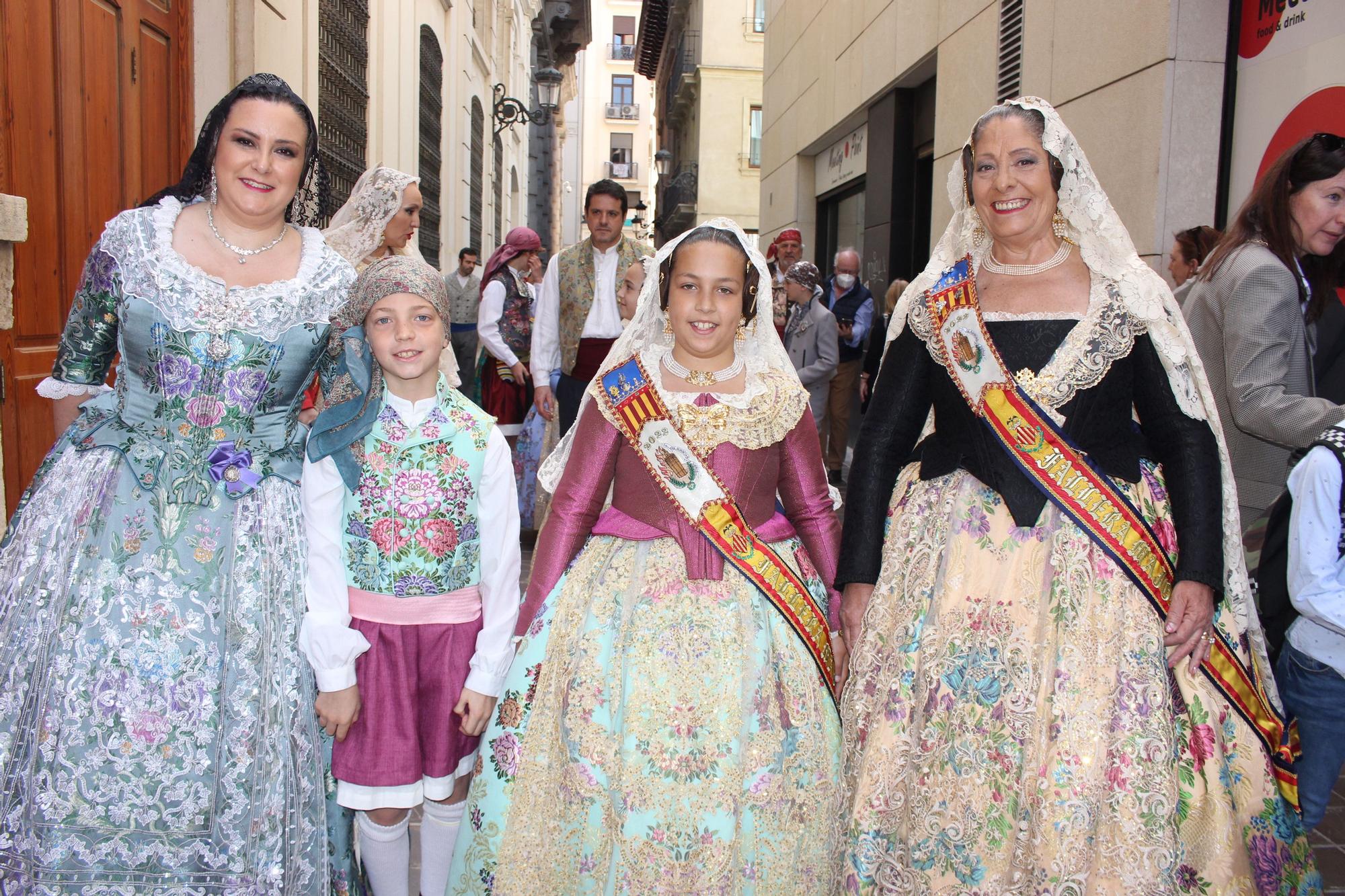 El desfile de falleras mayores en la Ofrenda a San Vicente Ferrer