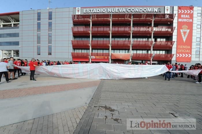 Tensión en la puerta de Nueva Condomina