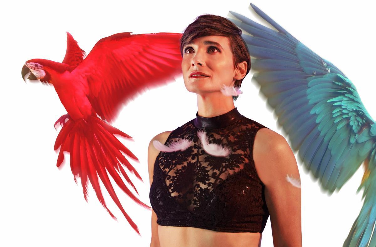 Robin Torres encabeza el espectáculo 'Hija de la luna', el «mejor homenaje» que existe de la mítica banda Mecano.