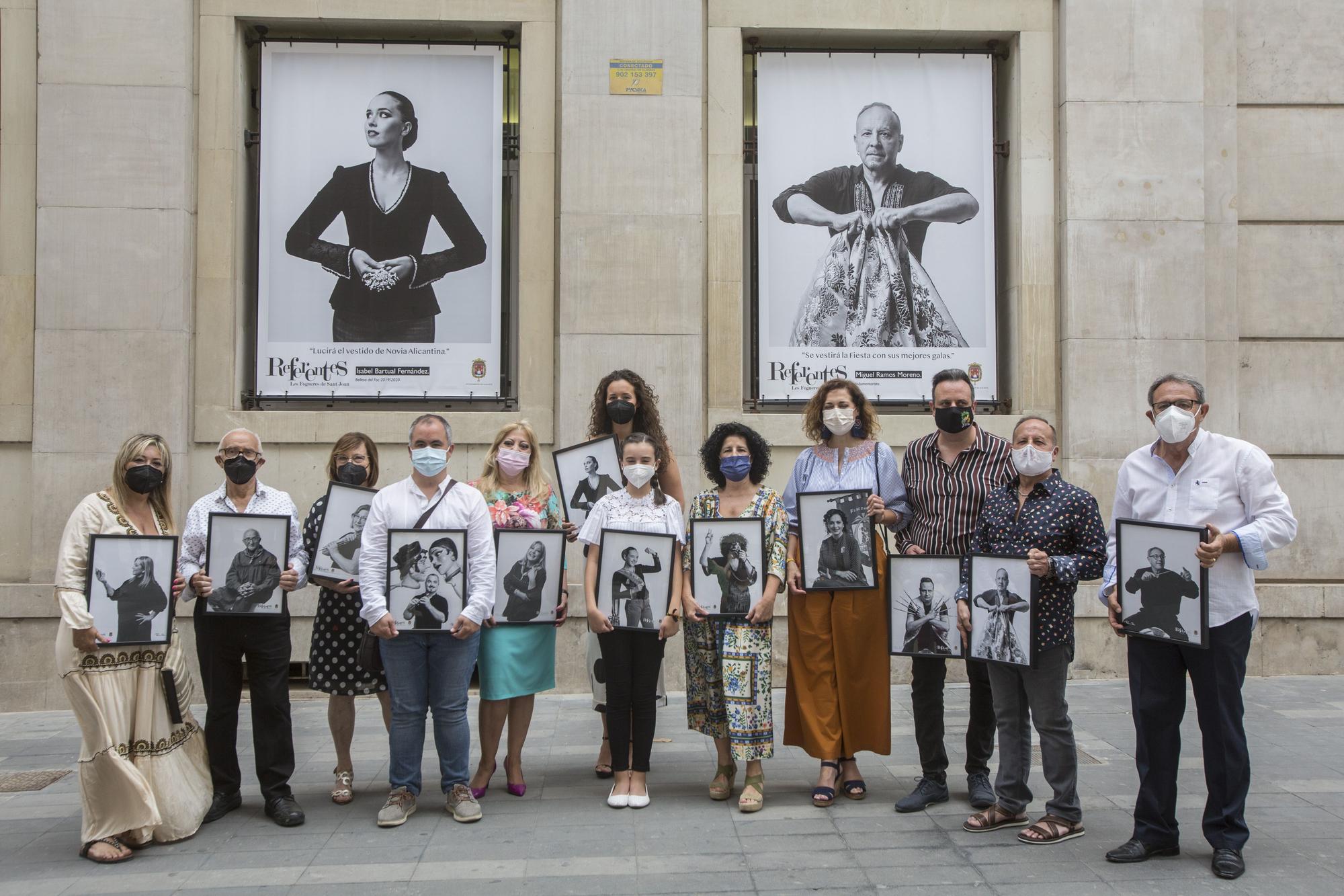 Homenaje a trece profesionales de las Hogueras en la muestra fotográfica "Referentes"