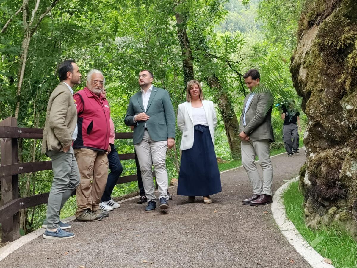 El nuevo aparcamiento en la finca Les Llanes El nuevo aparcamiento en la finca Les Llanes