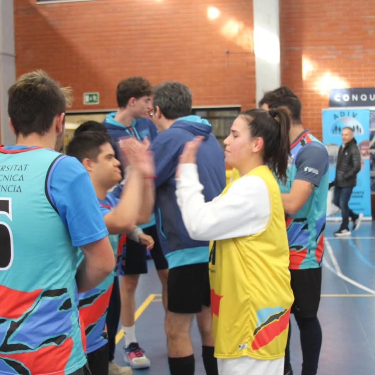 Las asociaciones UPV IN ADIV y Proyecto y Unión Deporte e Inclusión organizan la primera Liga Valenciana de Baloncesto inclusivo.