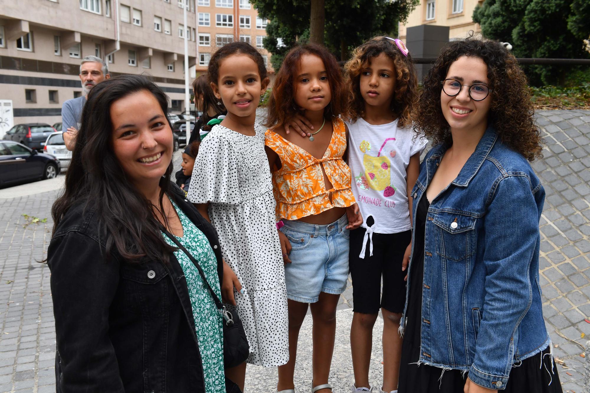 Niños saharauis del programa 'Vacaciones en paz' visitan el Muncyt de A Coruña