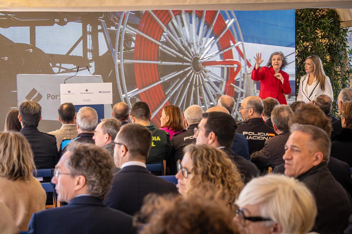 El Port de Barcelona estrena la conexión eléctrica de la terminal de ferris de Grimaldi