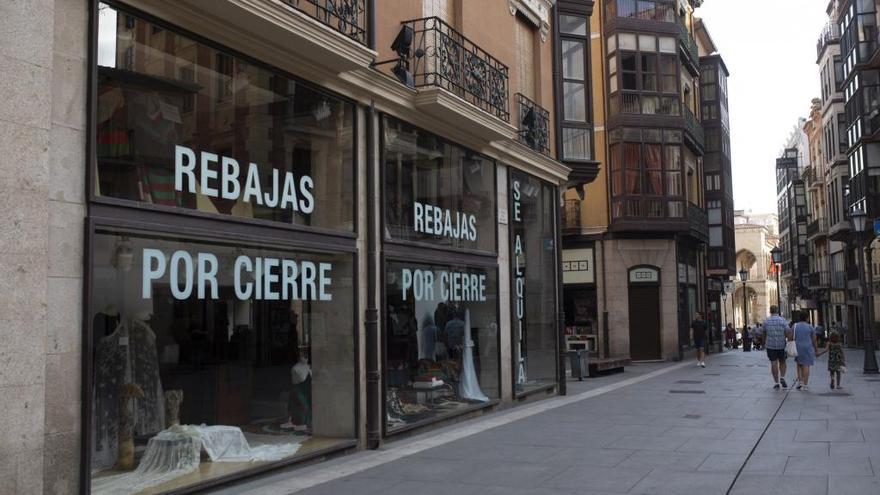 Uno local en el centro de Zamora anuncia su cierre.