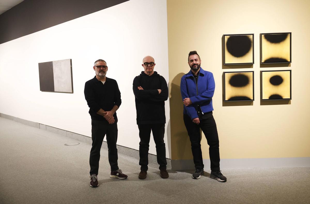 De izquierda a derecha, Juanjo Palacios, Ramón Isidoro y Adoney Bermúdez, en la exposición.