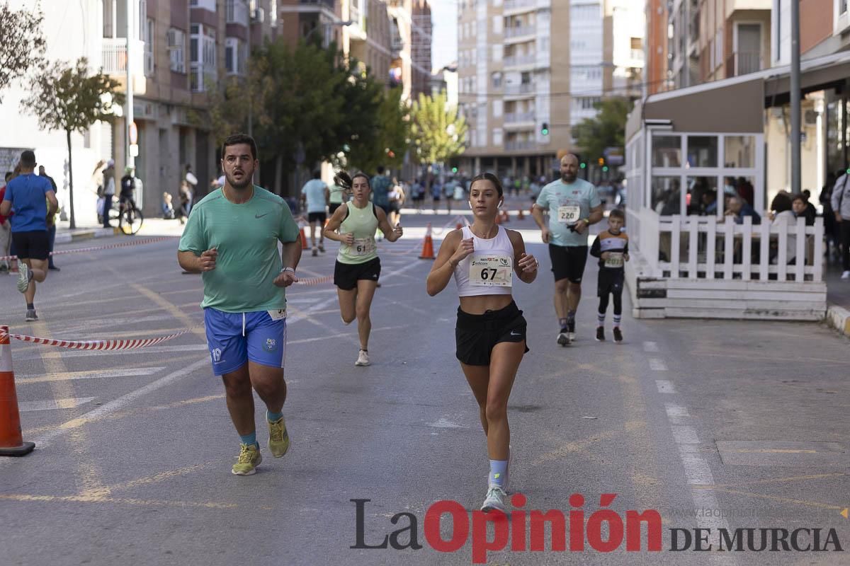 Carrera '10K Assota por ti' en Caravaca (salida y giro primera vuelta)