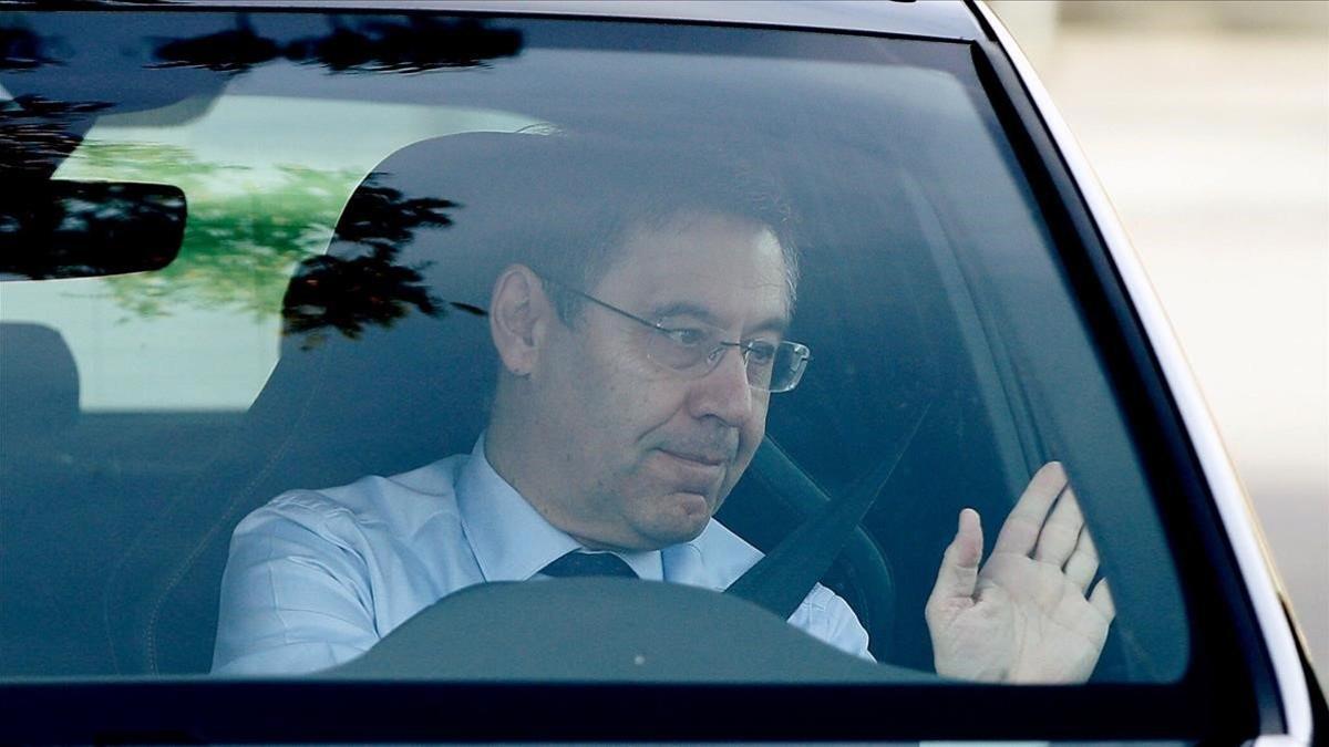 Bartomeu, a su llegada a la ciudad deportiva de Sant Joan Despí para reunirse con Valverde.