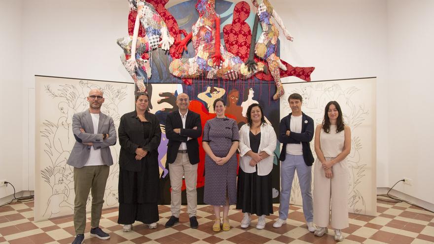 López Mestanza ha destacado que 'Victus et amictus' es la primera exposición de producción propia de una artista plástica contemporánea planteada por el centro de cultura contemporánea de la Diputación de Málaga y está organizada en colaboración con la Escuela de Arte de San Telmo&quot;