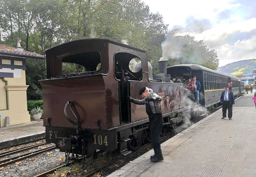 Todos al tren... no todos los días se puede viajar en un tren de vapor.