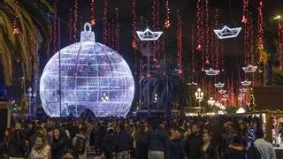 ¿Cuándo están encendidas las luces de Navidad 2023 en Barcelona? Fecha y nuevo horario