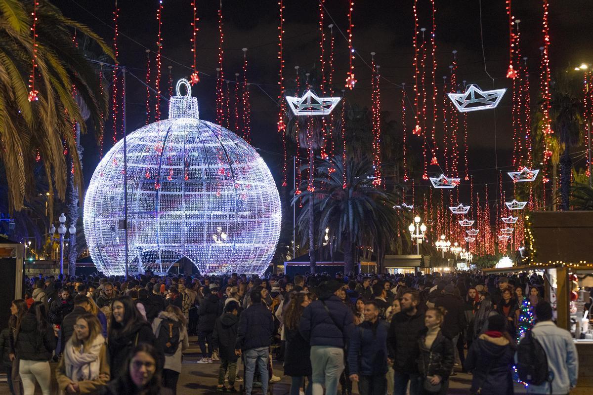 Encendido de las luces de navidad en la edición de 2022 de 'Nadal al Port'.