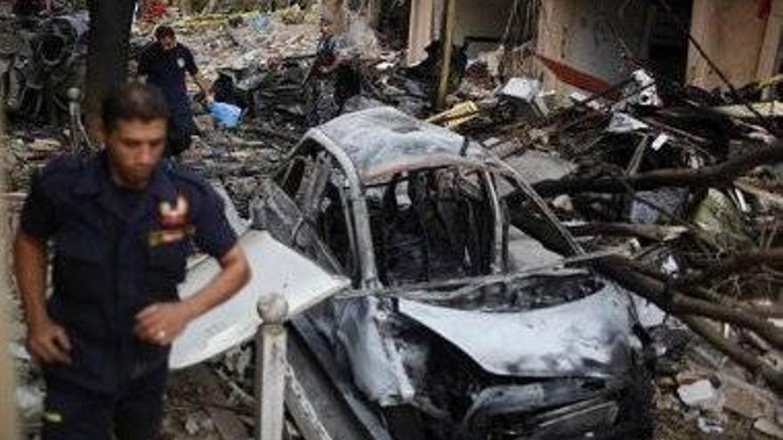 Al menos ocho muertos y 78 heridos por un coche bomba en Beirut