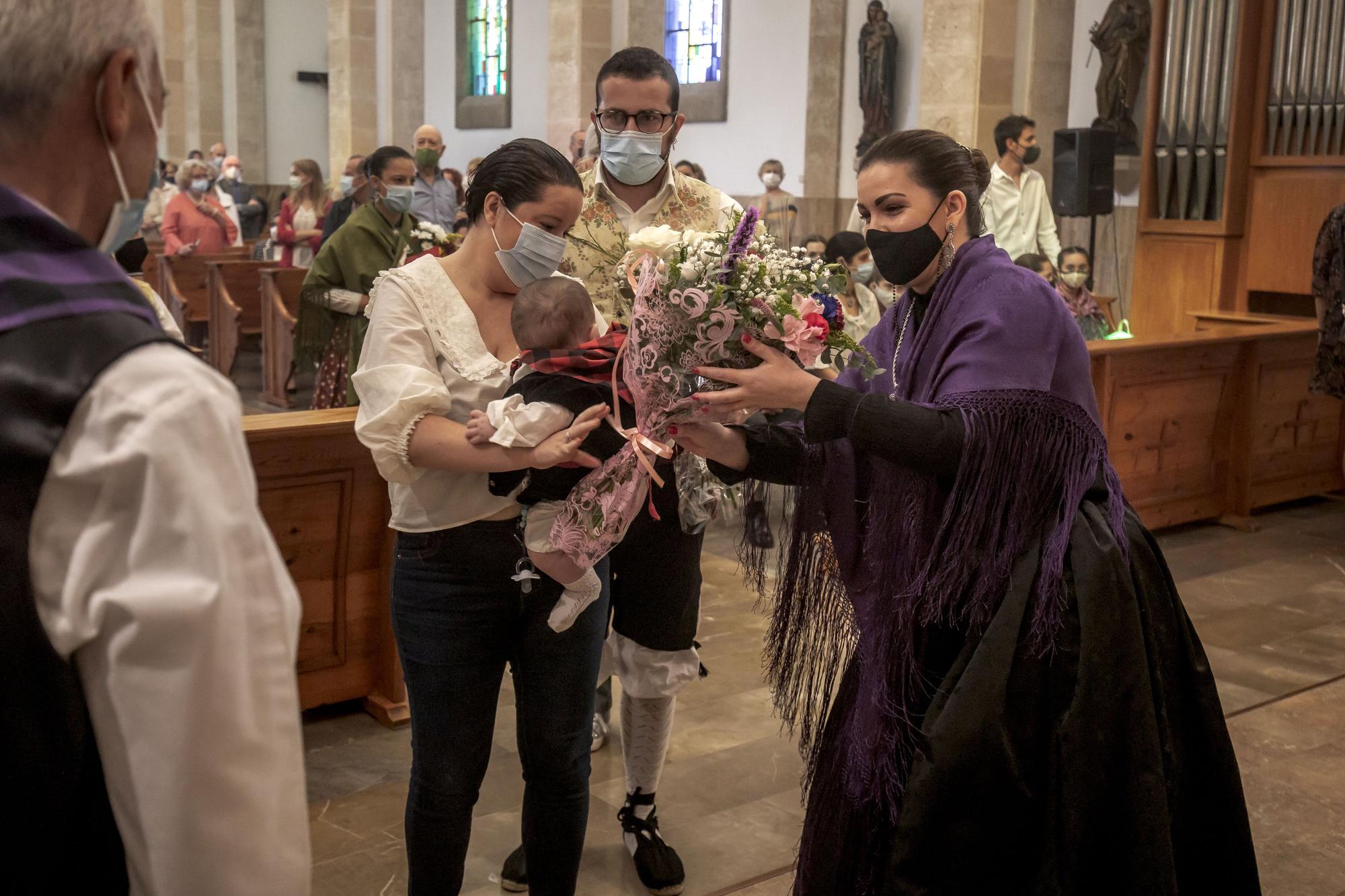 El Centro Aragonés de Mallorca celebra el Día del Pilar con una misa y una ofrenda de flores