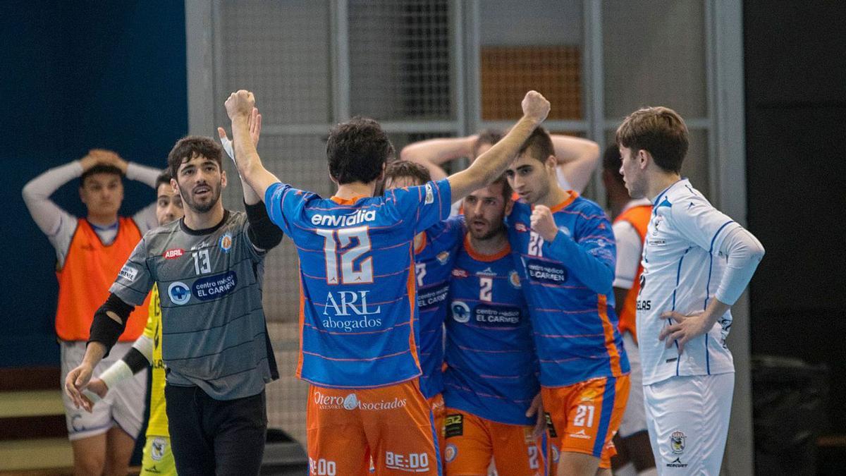 El Sala Ourense celebrando un gol durante esta pasada temporada. |  // IÑAKI OSORIO