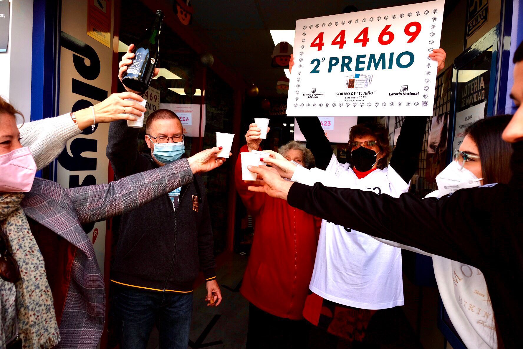 La suerte de 'El Niño' llega a Málaga con el segundo y tercer premio