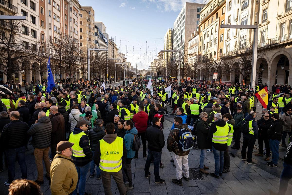 En imágenes | Los tractores vuelven a las calles de Zaragoza dos años después